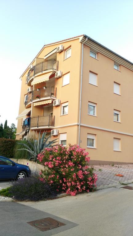 Apartment Pula Relax Kültér fotó