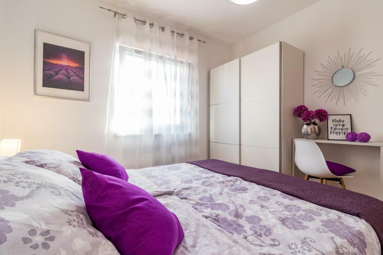 Apartment Pula Relax Kültér fotó