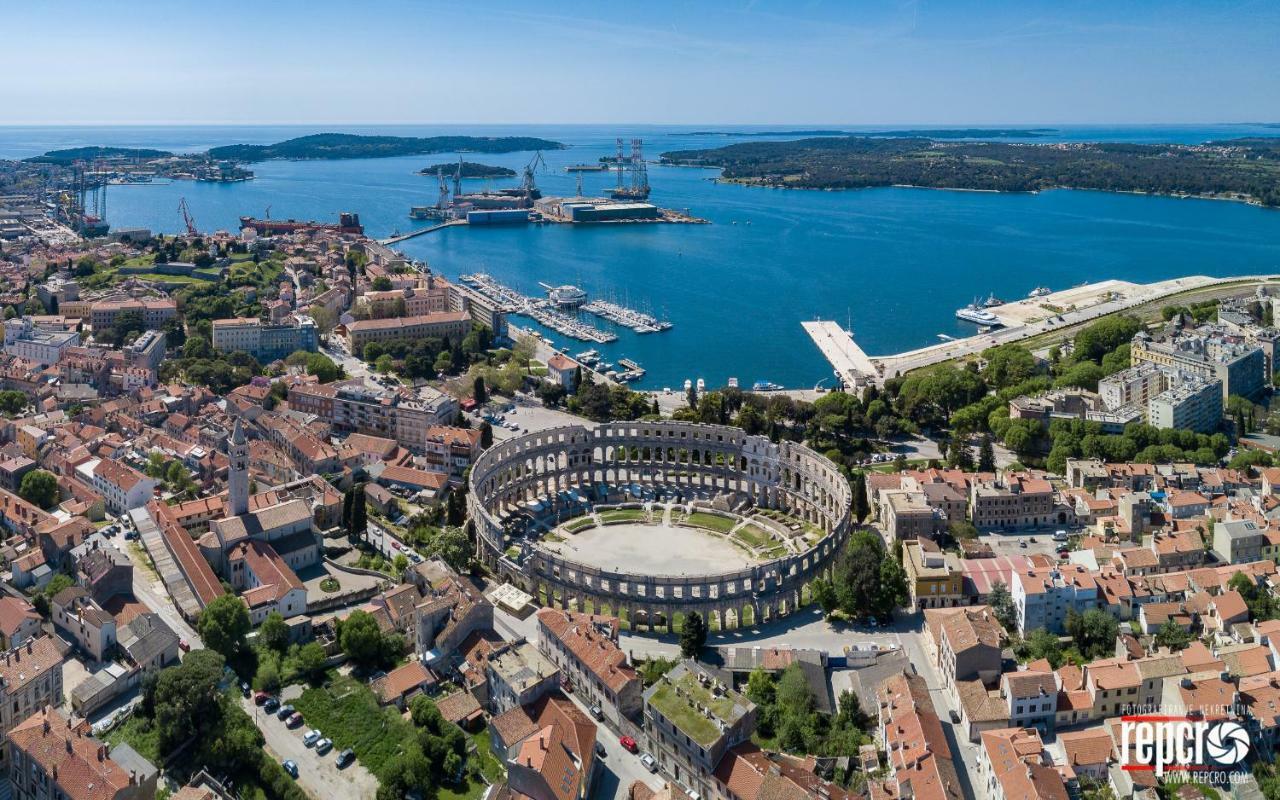 Apartment Pula Relax Kültér fotó